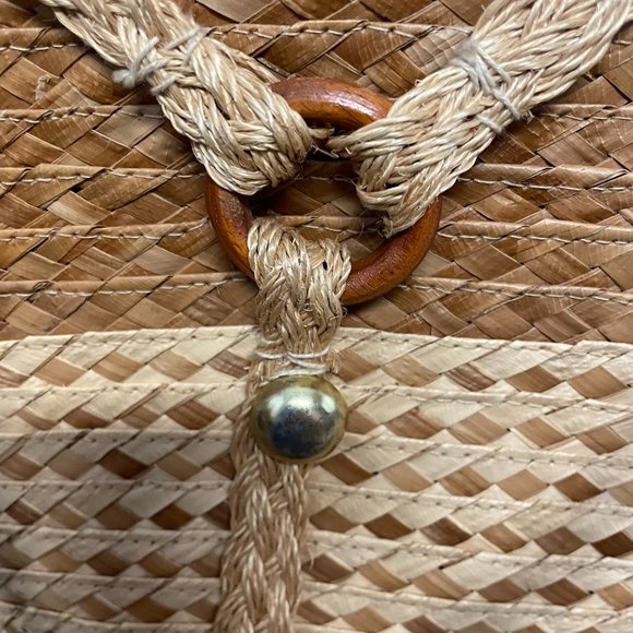 Vintage woven straw shoulder tote bag - Picture 9 of 10